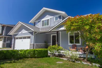 1039 Jay Crescent, Squamish, BC, Squamish — Single Family Residence for sale
