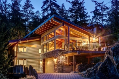 9557 Emerald Drive, Whistler, BC, Whistler — Single Family Residence for sale