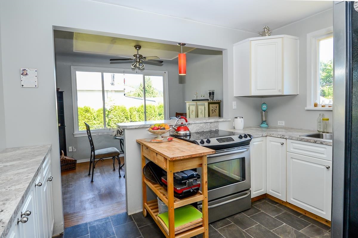 Kitchen Island Photo of 46496 Mayfair Avenue, Chilliwack, BC