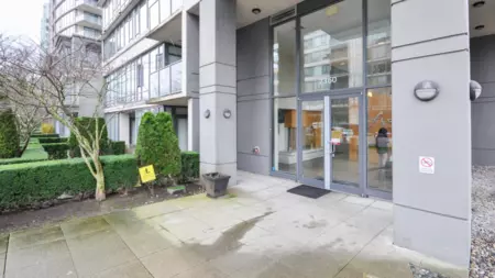 801 7360 Elmbridge Way, Richmond, BC, Richmond — Apartment/Condo for sale