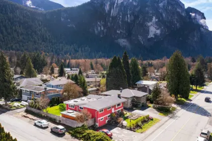 38098 Westway Avenue, Squamish, BC, Squamish — Single Family Residence for sale