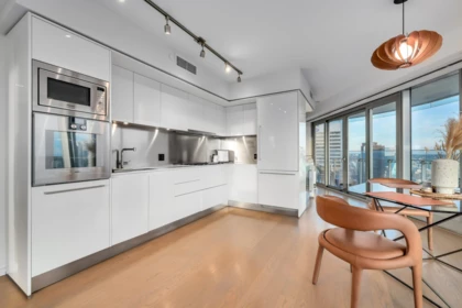 Kitchen Island Photo of 4102 1151 W Georgia Street, Vancouver, BC