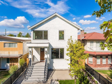 2045 E 51 Avenue, Vancouver, BC, Killarney VE — 3 bed half duplex for sale