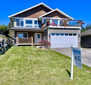 732 Steinbrunner Road, Gibsons, BC, Gibsons — Single Family Residence for sale