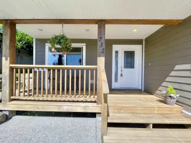 732 Steinbrunner Road, Gibsons, BC, Gibsons — Single Family Residence for sale