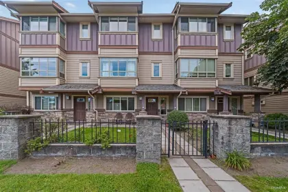 8 7867 120 Street, Delta, BC, Delta — Townhouse for sale