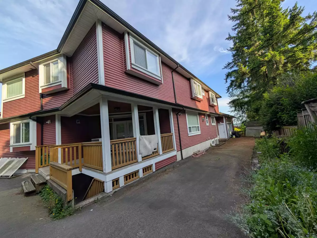 Hallway Photo of 701 Delestre Avenue, Coquitlam, BC