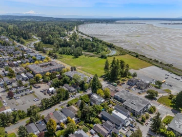 835 Kent Street, White Rock, BC, White Rock — Single Family Residence for sale