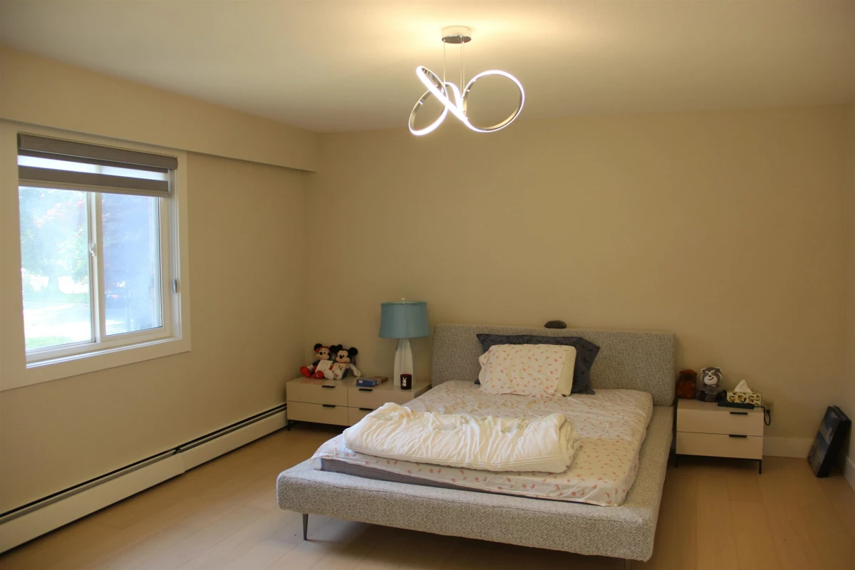 Kitchen Island Photo of 7 Semana Crescent, Vancouver, BC