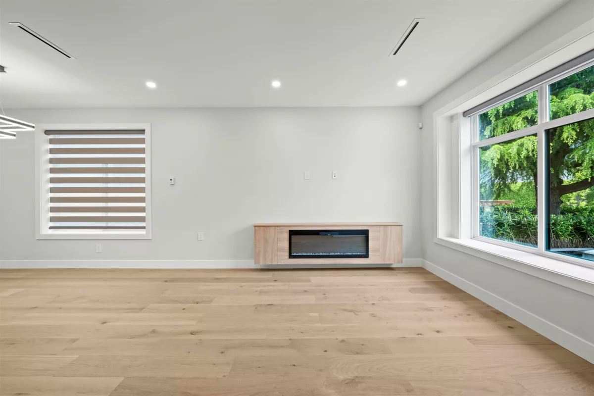 Dining Area Photo of 3496 E 49th Avenue, Vancouver, BC