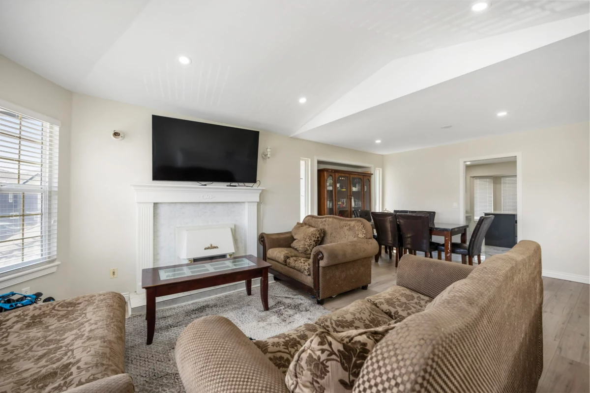 Bedroom 2 Photo of 30516 Robin Drive, Abbotsford, BC