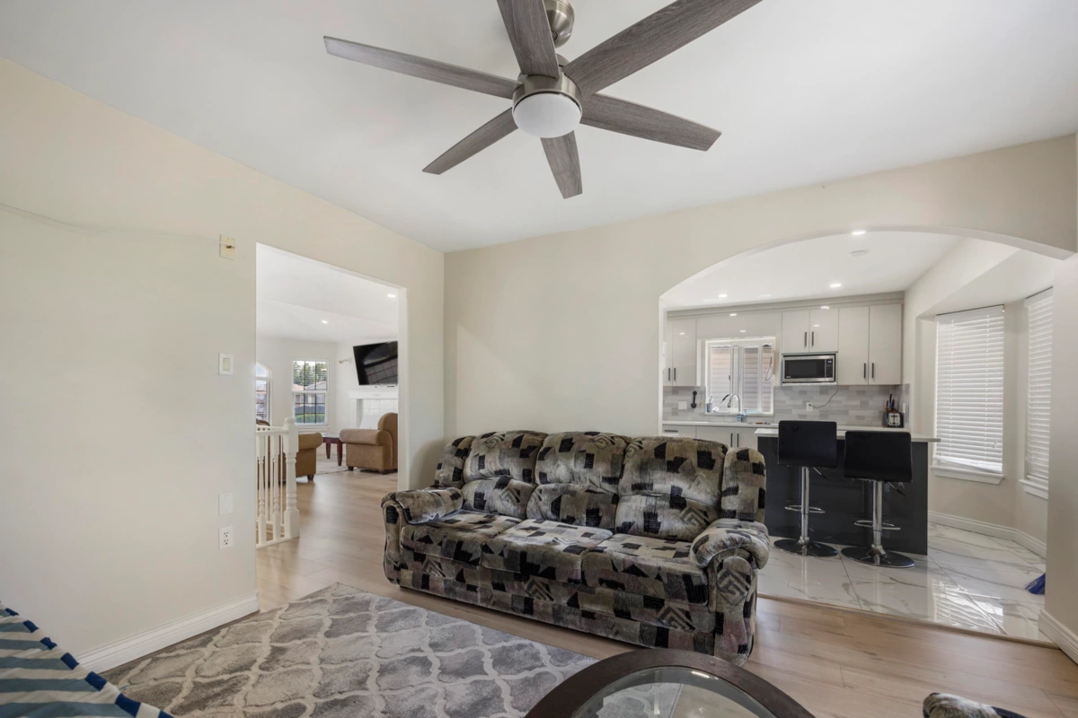 Breakfast Nook Photo of 30516 Robin Drive, Abbotsford, BC