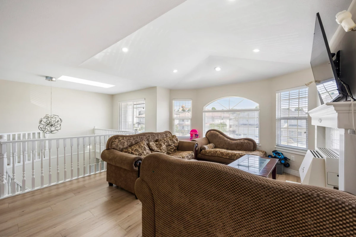 Primary Bathroom Photo of 30516 Robin Drive, Abbotsford, BC