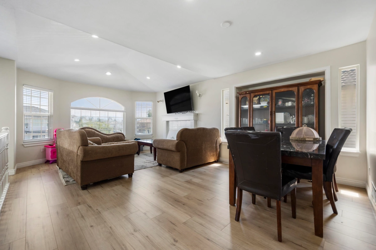 Primary Bedroom Photo of 30516 Robin Drive, Abbotsford, BC