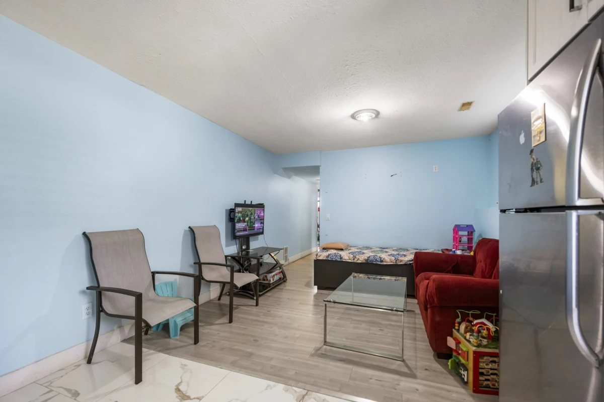 Swimming Pool Photo of 30516 Robin Drive, Abbotsford, BC