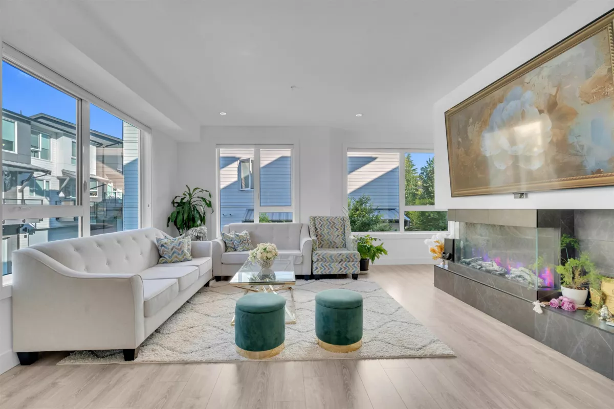 Dining Area Photo of 24 15030 28 Avenue, Surrey, BC
