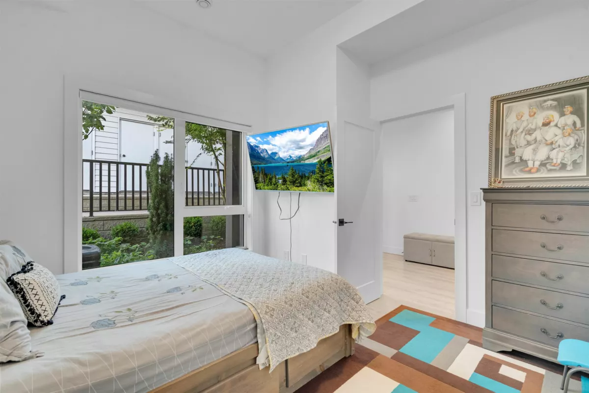 Family Room Photo of 24 15030 28 Avenue, Surrey, BC