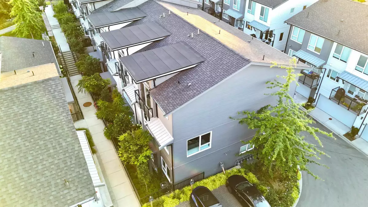 Front Yard Photo of 24 15030 28 Avenue, Surrey, BC