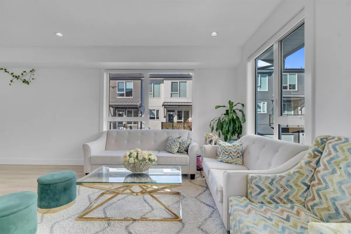 Kitchen Island Photo of 24 15030 28 Avenue, Surrey, BC