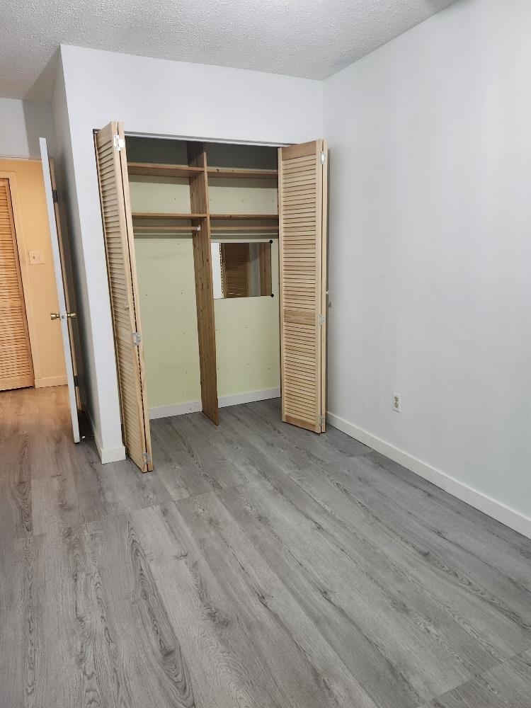 Hallway Photo of 121 14159 104 Avenue, Surrey, BC