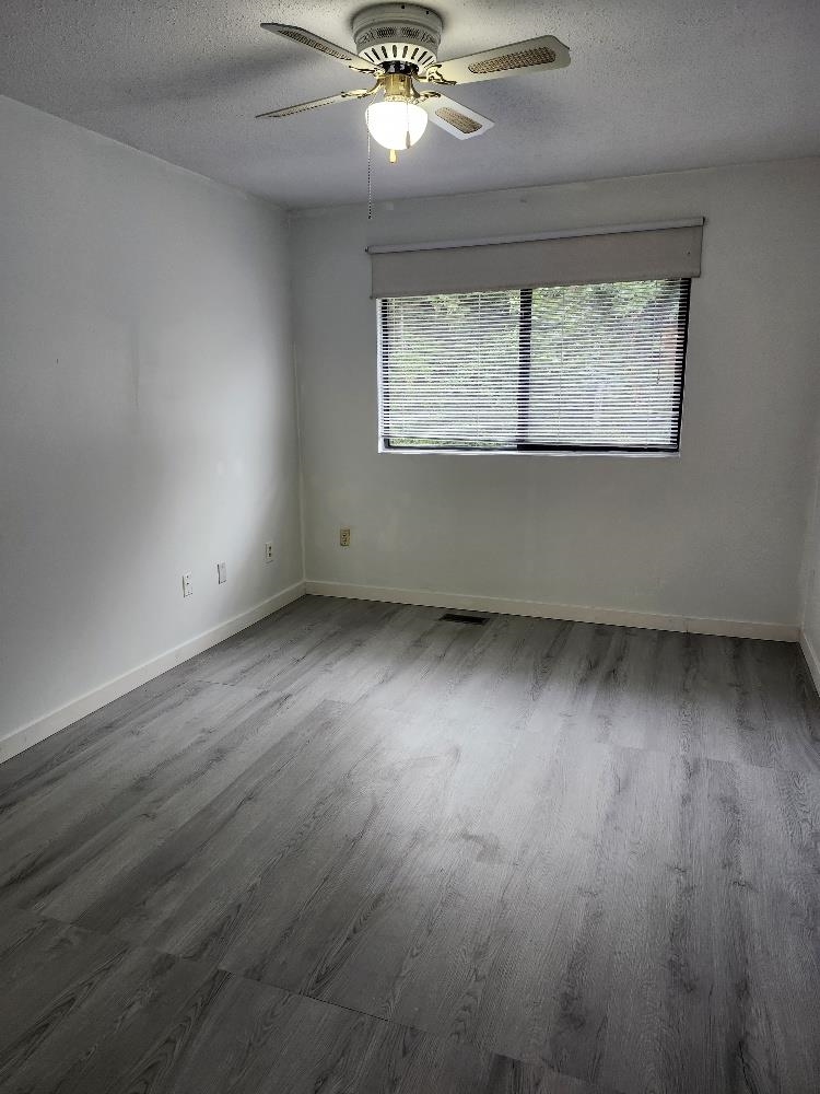 Laundry Room Photo of 121 14159 104 Avenue, Surrey, BC