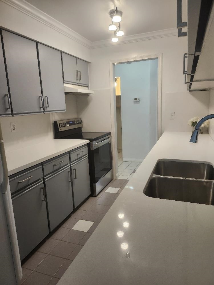 Primary Bedroom Photo of 121 14159 104 Avenue, Surrey, BC