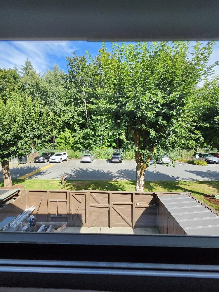 Staircase Photo of 121 14159 104 Avenue, Surrey, BC