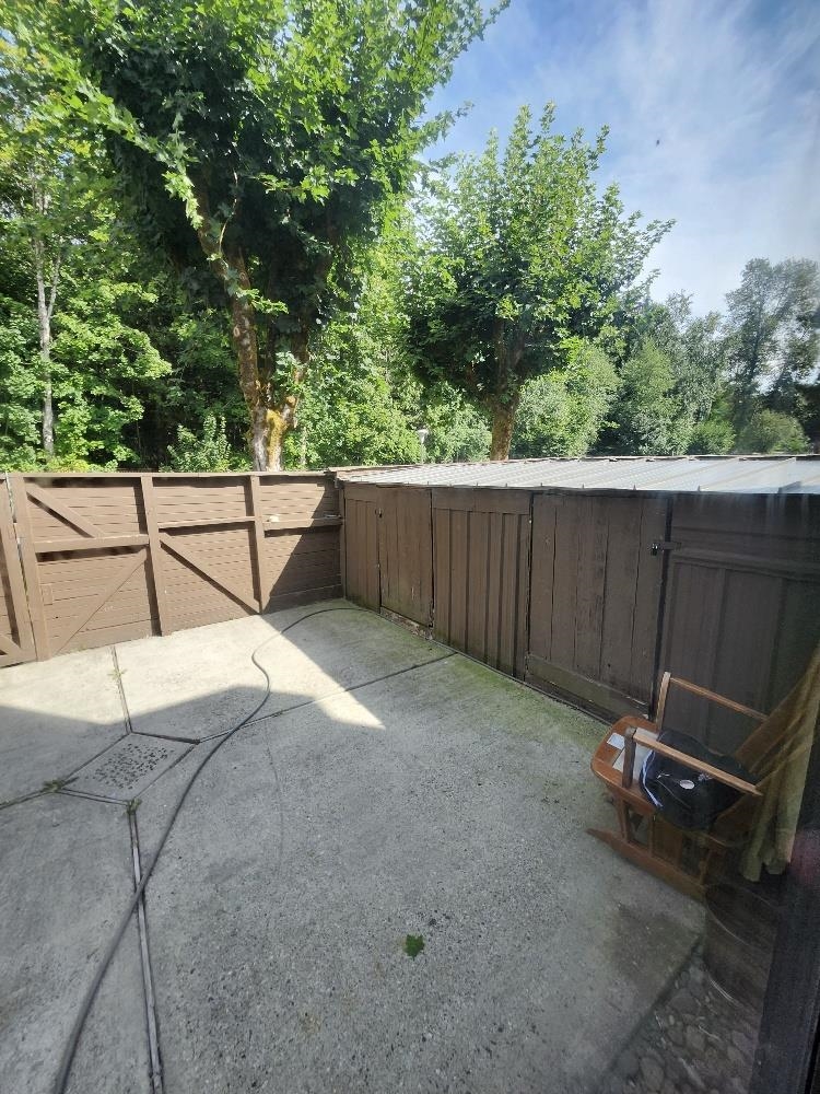 Swimming Pool Photo of 121 14159 104 Avenue, Surrey, BC