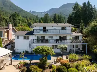 110 Seaview Place, Lions Bay, BC, Lions Bay — Single Family Residence for sale