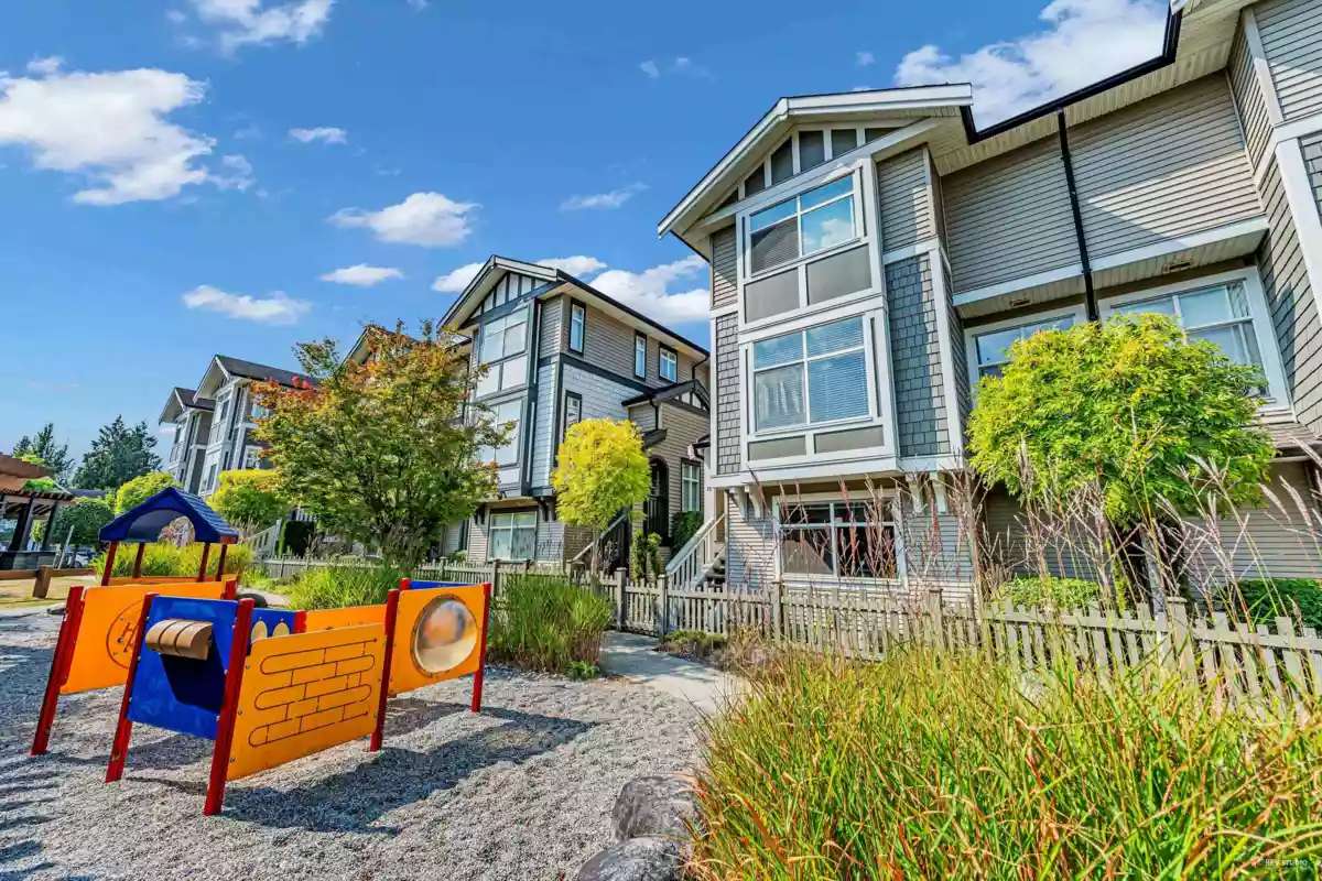 Entry Foyer Photo of 29 9833 Keefer Avenue, Richmond, BC