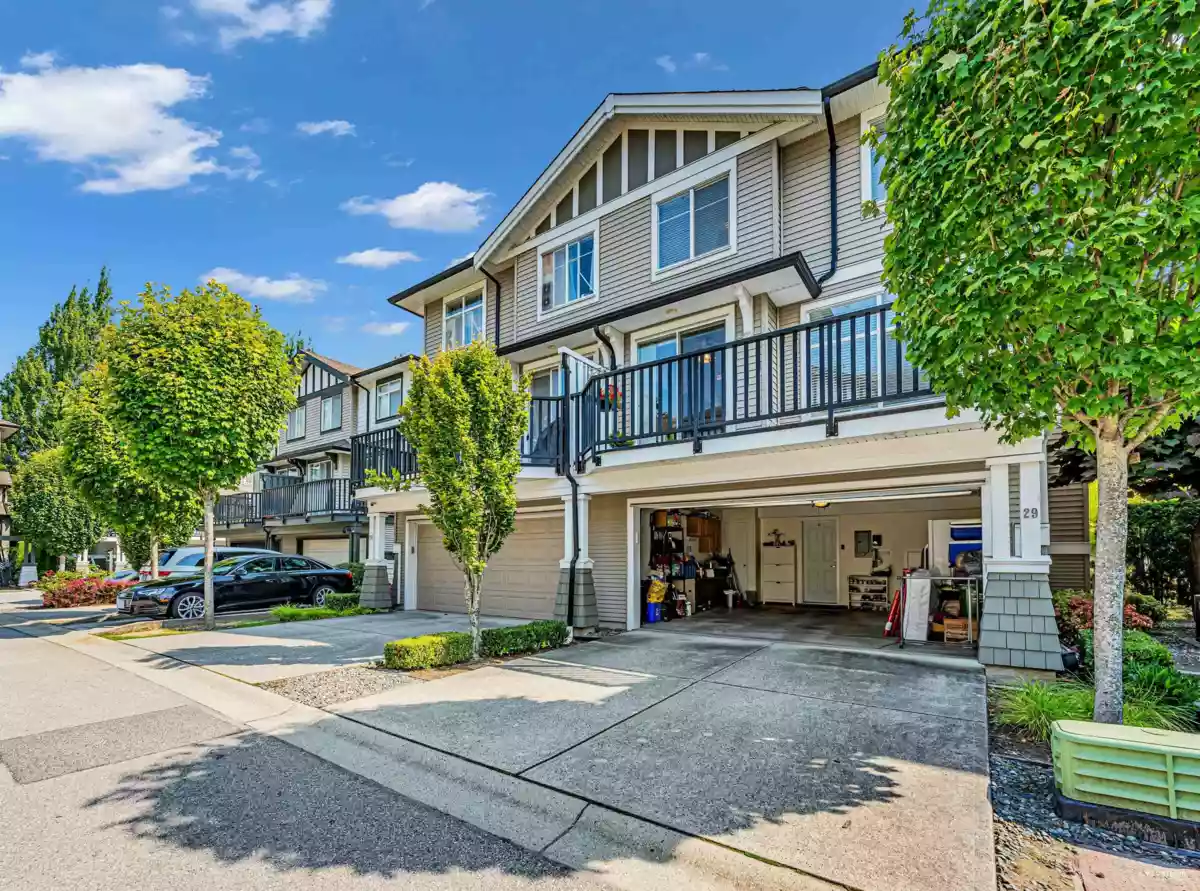 Hallway Photo of 29 9833 Keefer Avenue, Richmond, BC