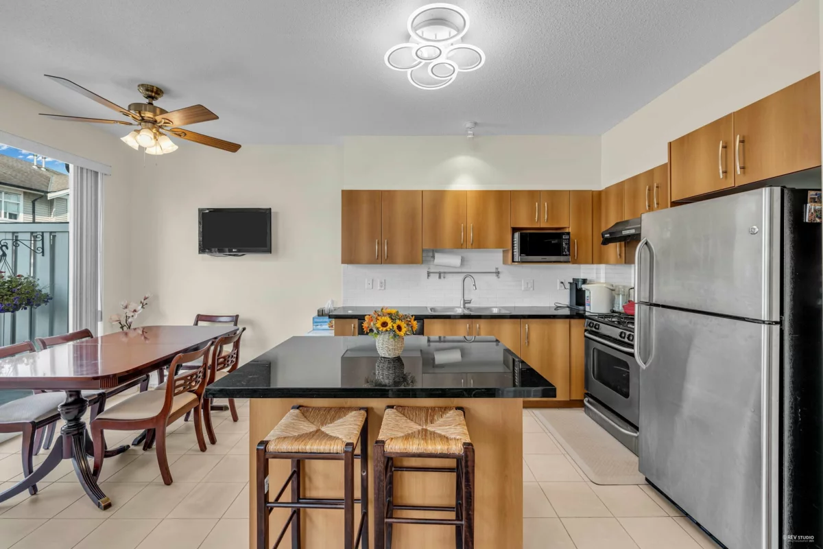 Kitchen Island Photo of 29 9833 Keefer Avenue, Richmond, BC