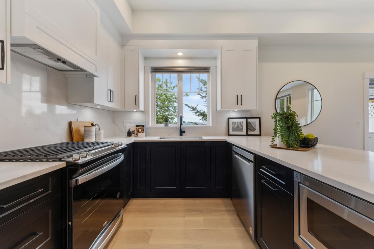 Breakfast Nook Photo of 104 235 Lebleu Street, Coquitlam, BC