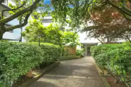 301 809 W 16th Street, North Vancouver, BC