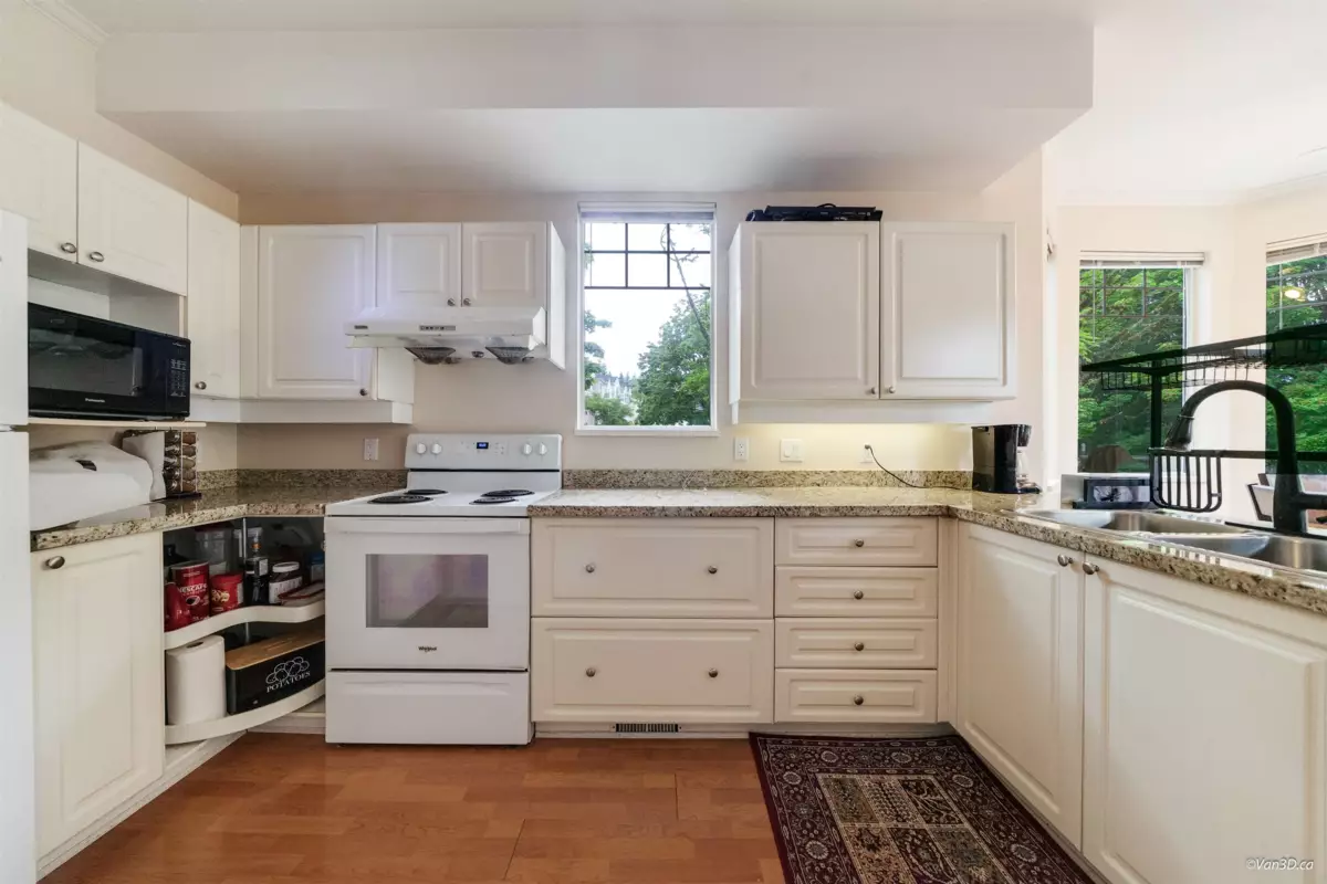 Breakfast Nook Photo of 30 7501 Cumberland Street, Burnaby, BC