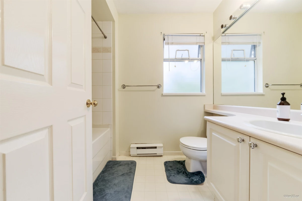 Mudroom Photo of 30 7501 Cumberland Street, Burnaby, BC