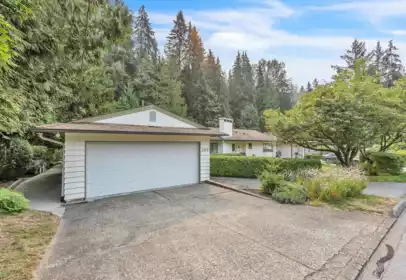 1372 Riverside Drive, North Vancouver, BC, North Vancouver — Single Family Residence for sale