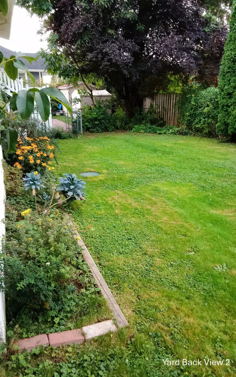Kitchen Island Photo of 8187 Coleman Street, Mission, BC