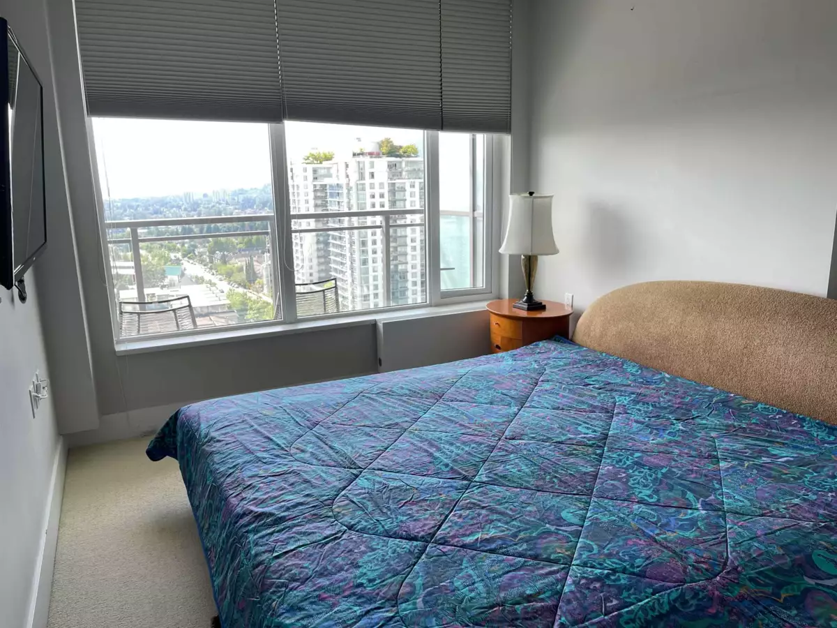 Guest Bathroom Photo of 1403 111 E 13th Street, North Vancouver, BC