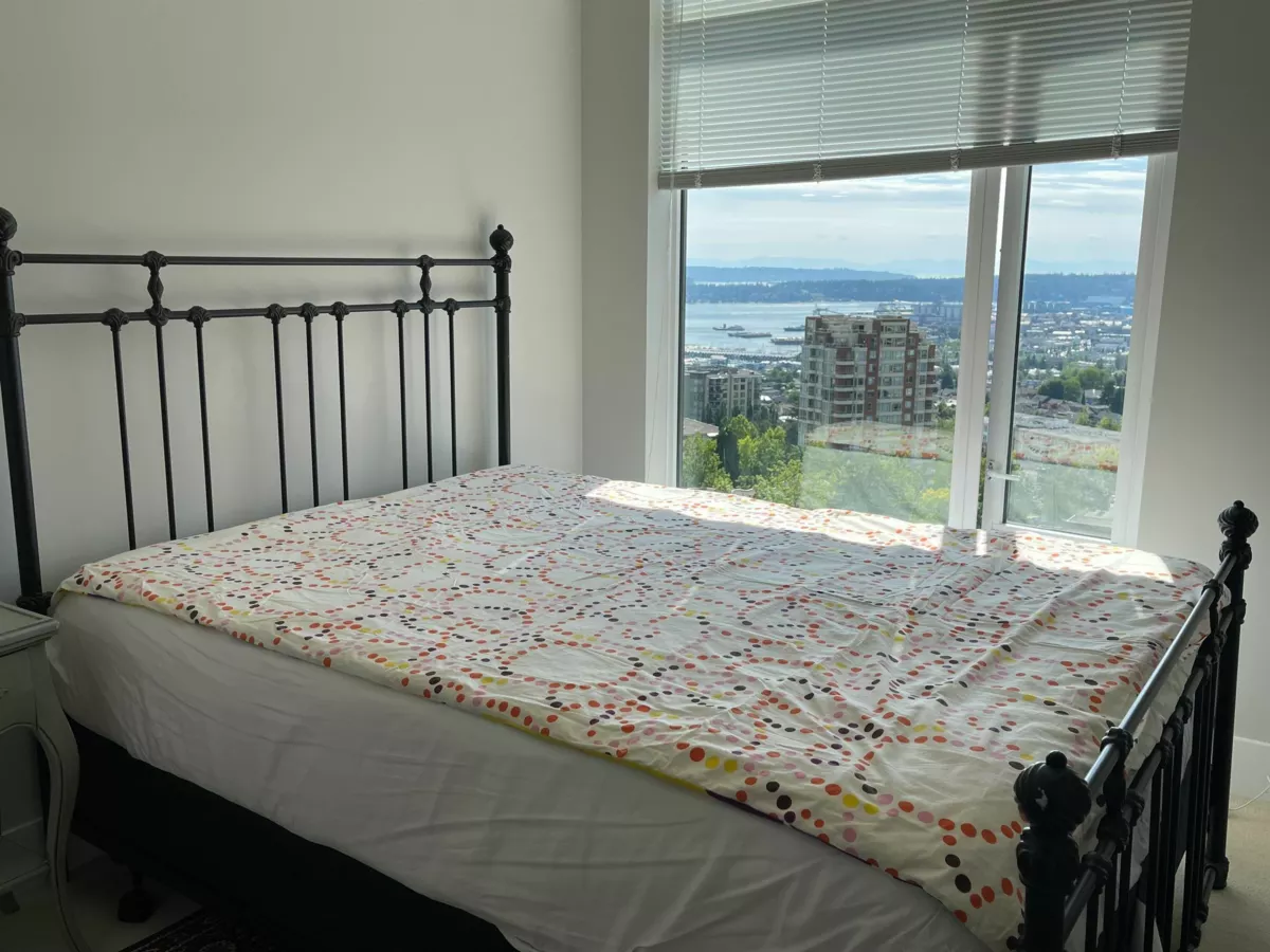 Powder Room Photo of 1403 111 E 13th Street, North Vancouver, BC