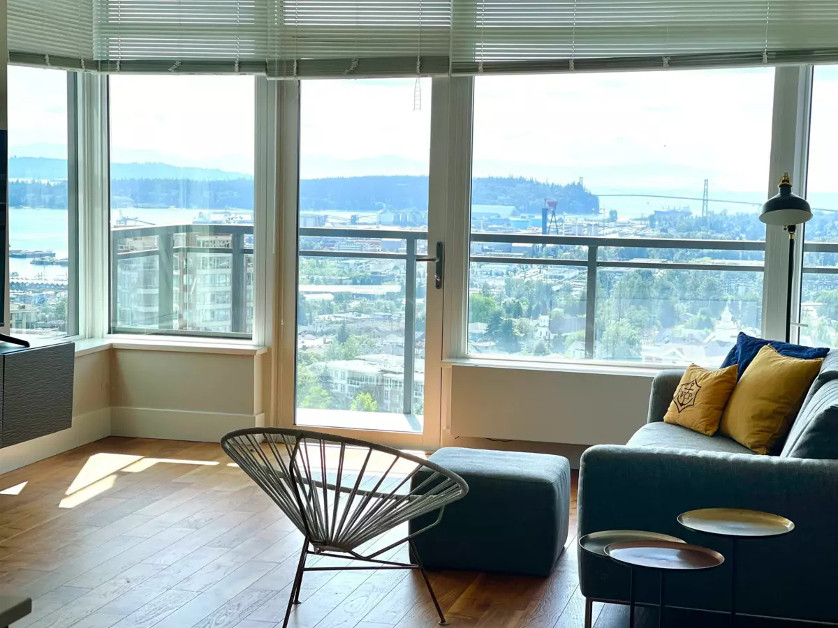Primary Bathroom Photo of 1403 111 E 13th Street, North Vancouver, BC