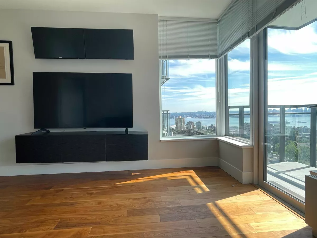 Walk-In Closet Photo of 1403 111 E 13th Street, North Vancouver, BC