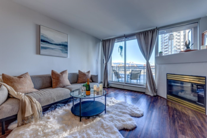 809 555 Abbott Street, Vancouver, BC, Vancouver — Apartment/Condo for sale