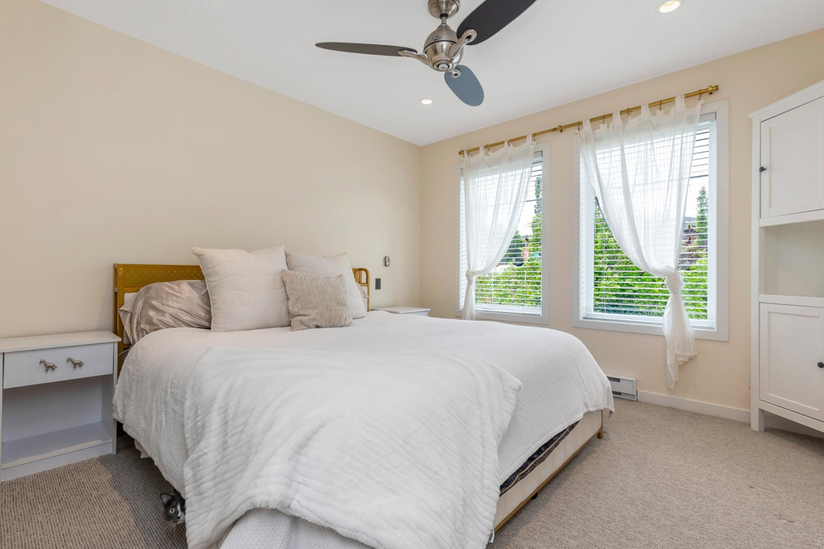 Walk-In Closet Photo of 60 4401 Blauson Boulevard, Abbotsford, BC