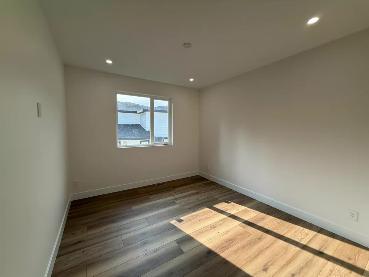 Laundry Room Photo of 2711 202 Street, Langley, BC