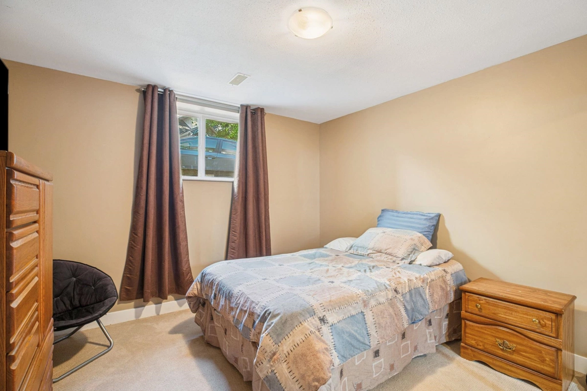 Front Yard Photo of 6157 150a Street, Surrey, BC