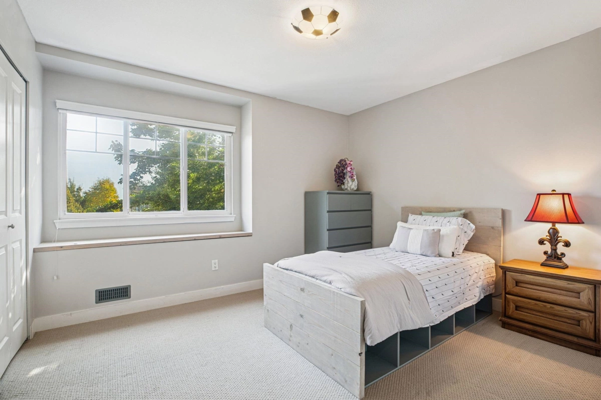 Hallway Photo of 6157 150a Street, Surrey, BC