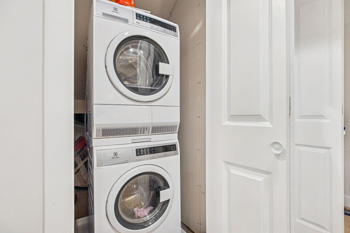 Hot Tub / Spa Photo of 6157 150a Street, Surrey, BC