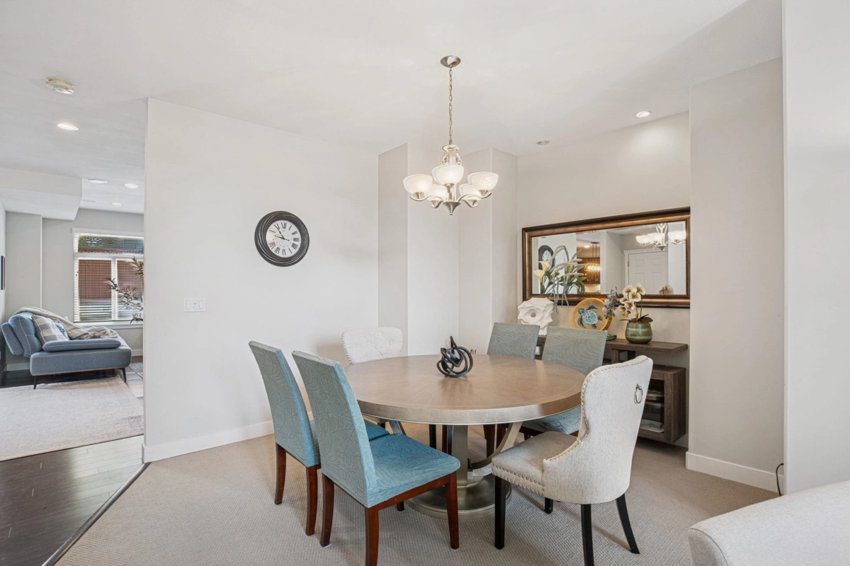 Kitchen Island Photo of 6157 150a Street, Surrey, BC