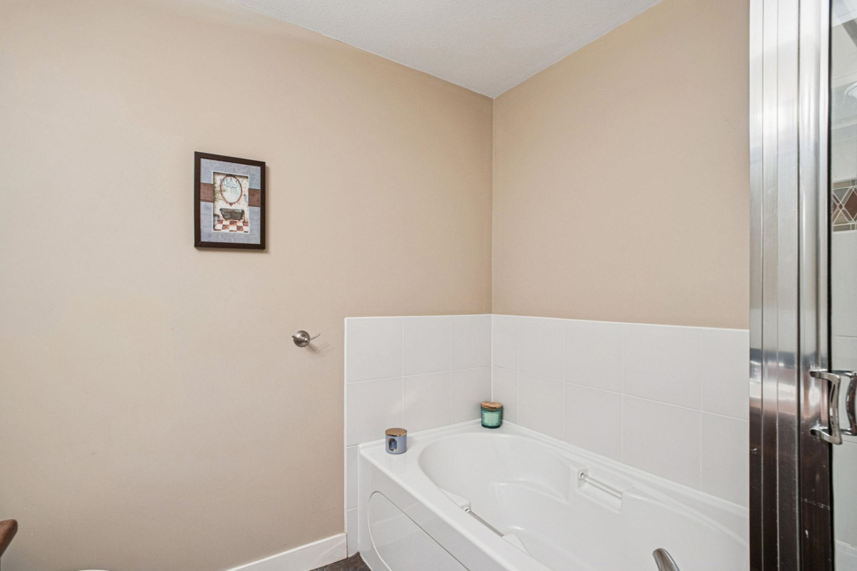 Laundry Room Photo of 6157 150a Street, Surrey, BC